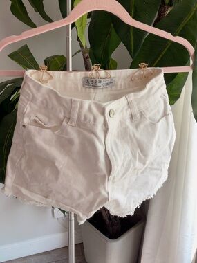 Primark White High-Rise Frayed Denim Shorts